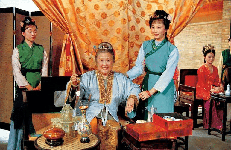 Still from the 1987 TV Adaptation of Dream of the Red Chamber