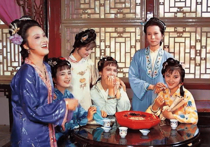 Still from the 1987 TV Adaptation of Dream of the Red Chamber